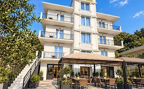Hotel Fama